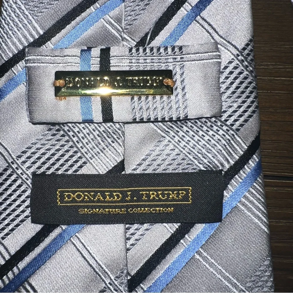 Donald Trump signature collection silk tie - Picture 3 of 5